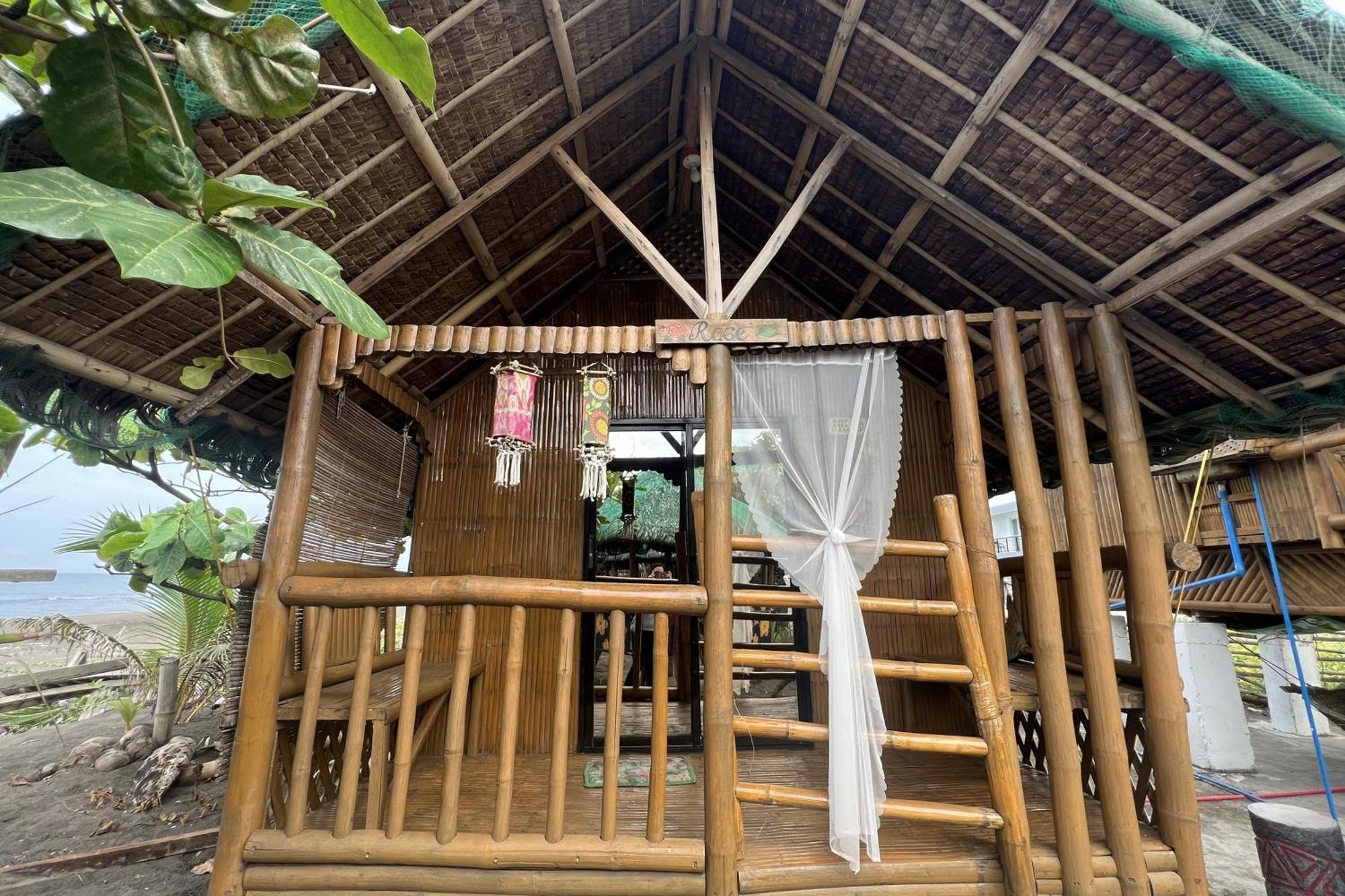 Lover'S Point Beach Front Resort Lian Exterior photo