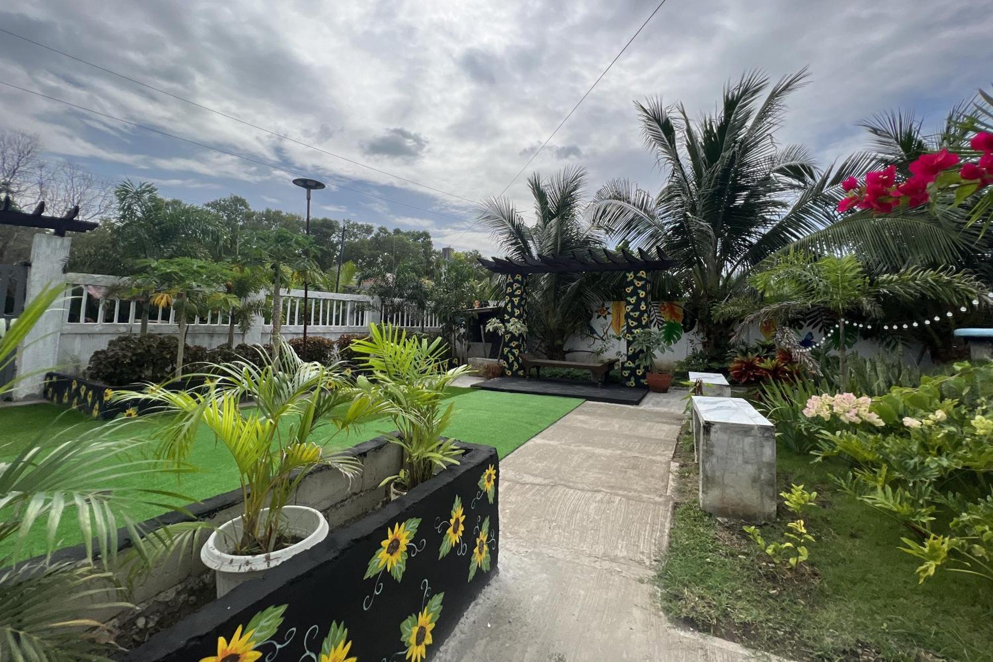 Lover'S Point Beach Front Resort Lian Exterior photo