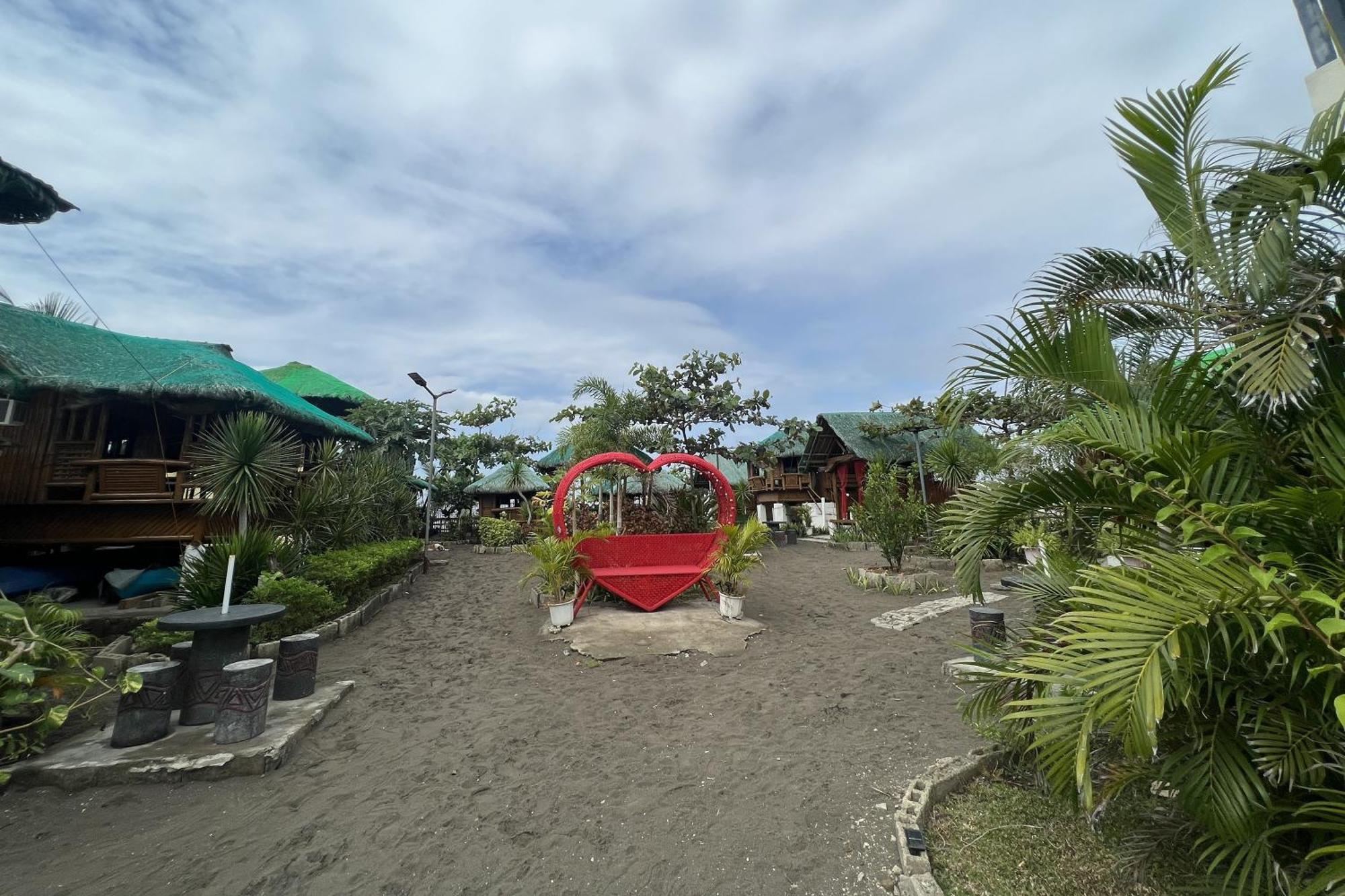 Lover'S Point Beach Front Resort Lian Exterior photo